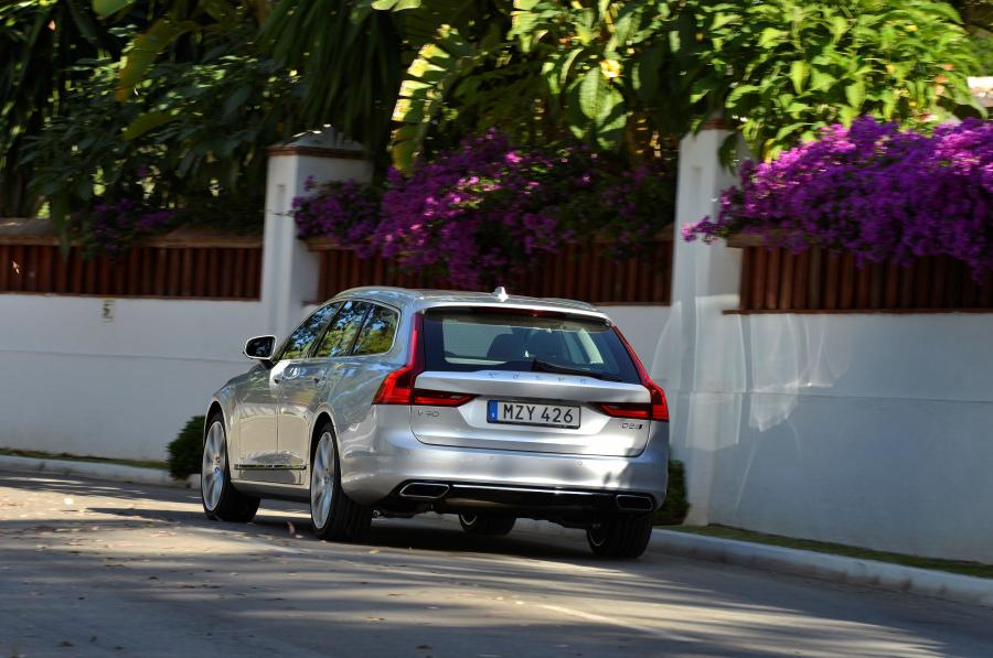  Volvo V90 D5 Inscription 2016 года  (фото 14 из 31)